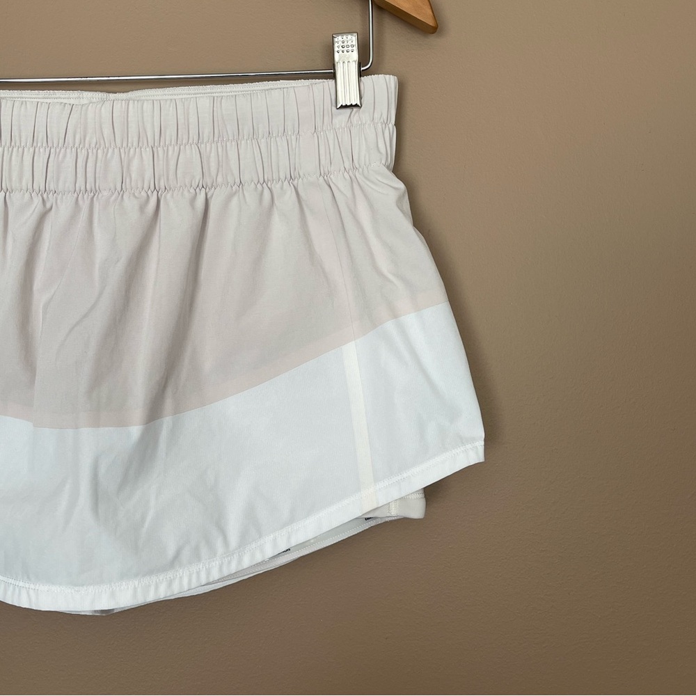 {Lululemon} Run: Breeze By Skirt in Dune / White - Womens 8 - Picture 3 of 12